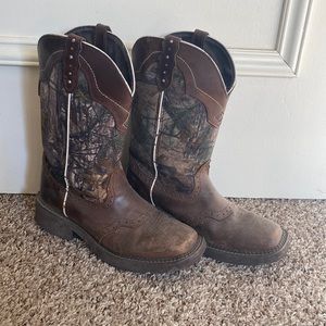 Justin Gypsy camo boot.